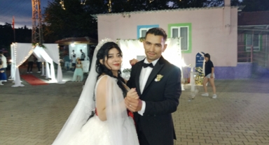 Ebru Ve Saygın Görkemli düğün ile dünya evine girdi. 