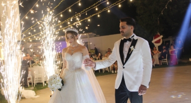 Aydeniz Ve Akın Görkemli düğün ile dünya evine girdi.