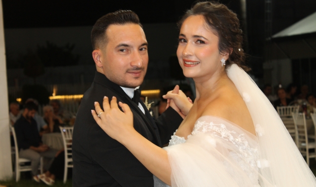 Berfin Ve Taşkın Görkemli düğün ile dünya evine girdi.