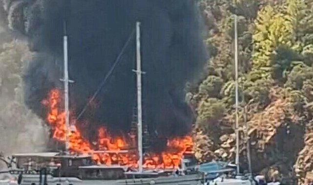 Fethiye’de gezi teknesinde yangın: 115 kişi denize atlayarak kurtuldu
