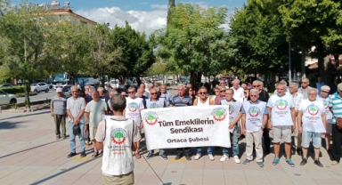Ortaca’da emeklilerden AYM’ye çağrı: Seyyanen zam dosyasını karara bağlayın. 