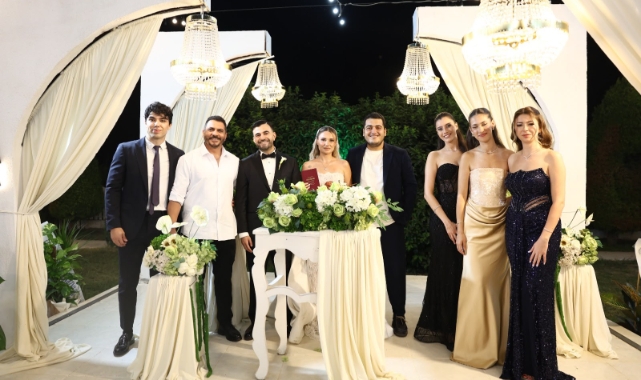 Şule ve Egemen Görkemli düğün ile dünya evine girdi.
