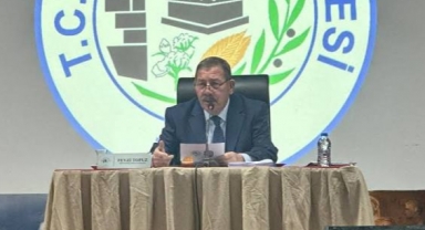 Başkan Fevzi Topuz da görevden uzaklaştırıldı. 