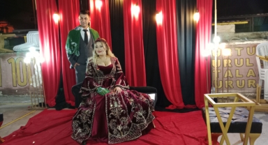 Nazire ve Burak Görkemli düğün ile dünya evine girdi. 